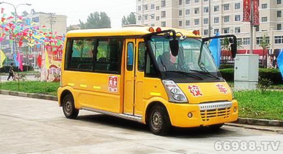 18座大鼻子學(xué)生校車