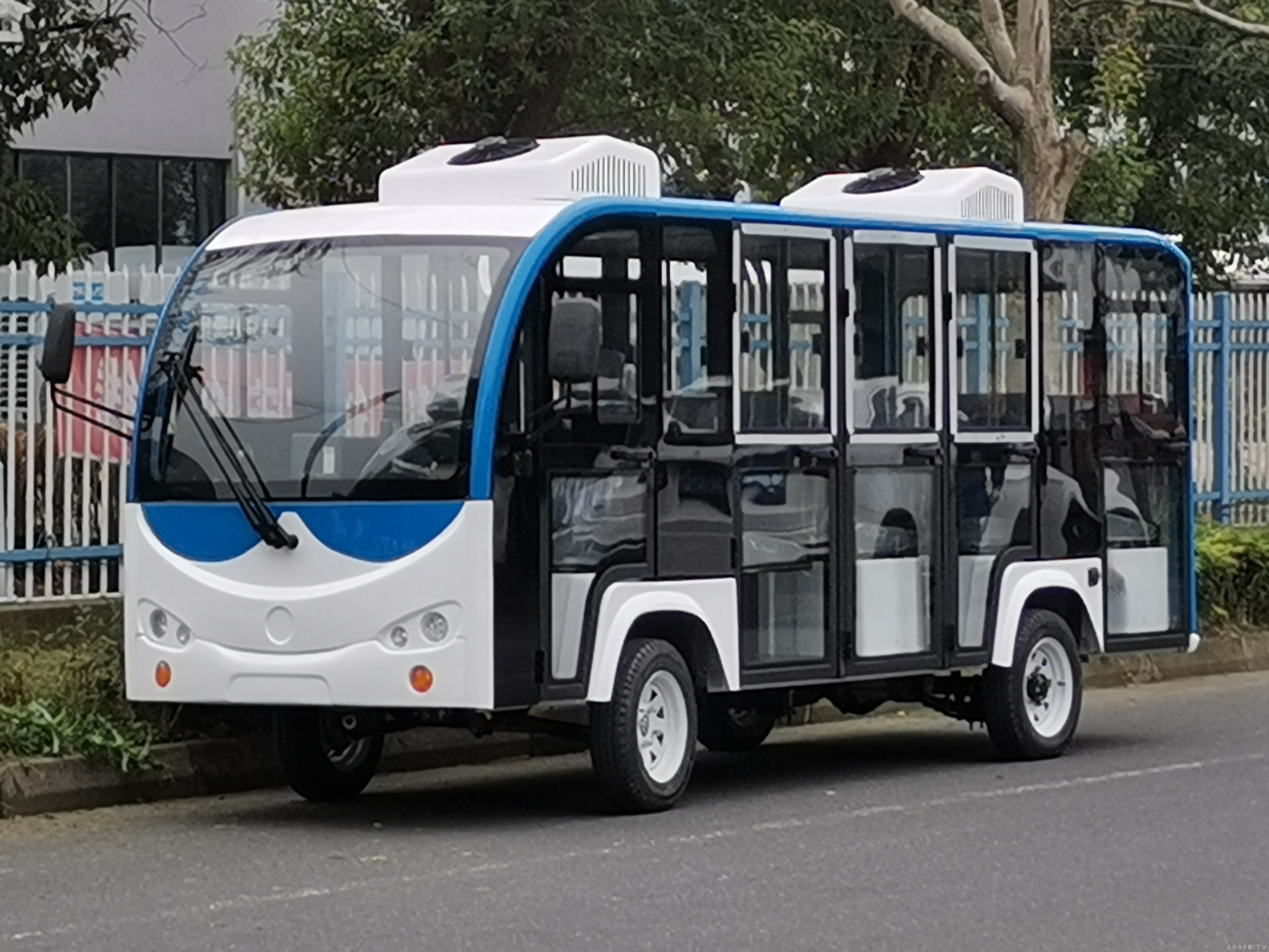 封閉觀光車，蘇州優(yōu)力德帶門電動(dòng)觀光車