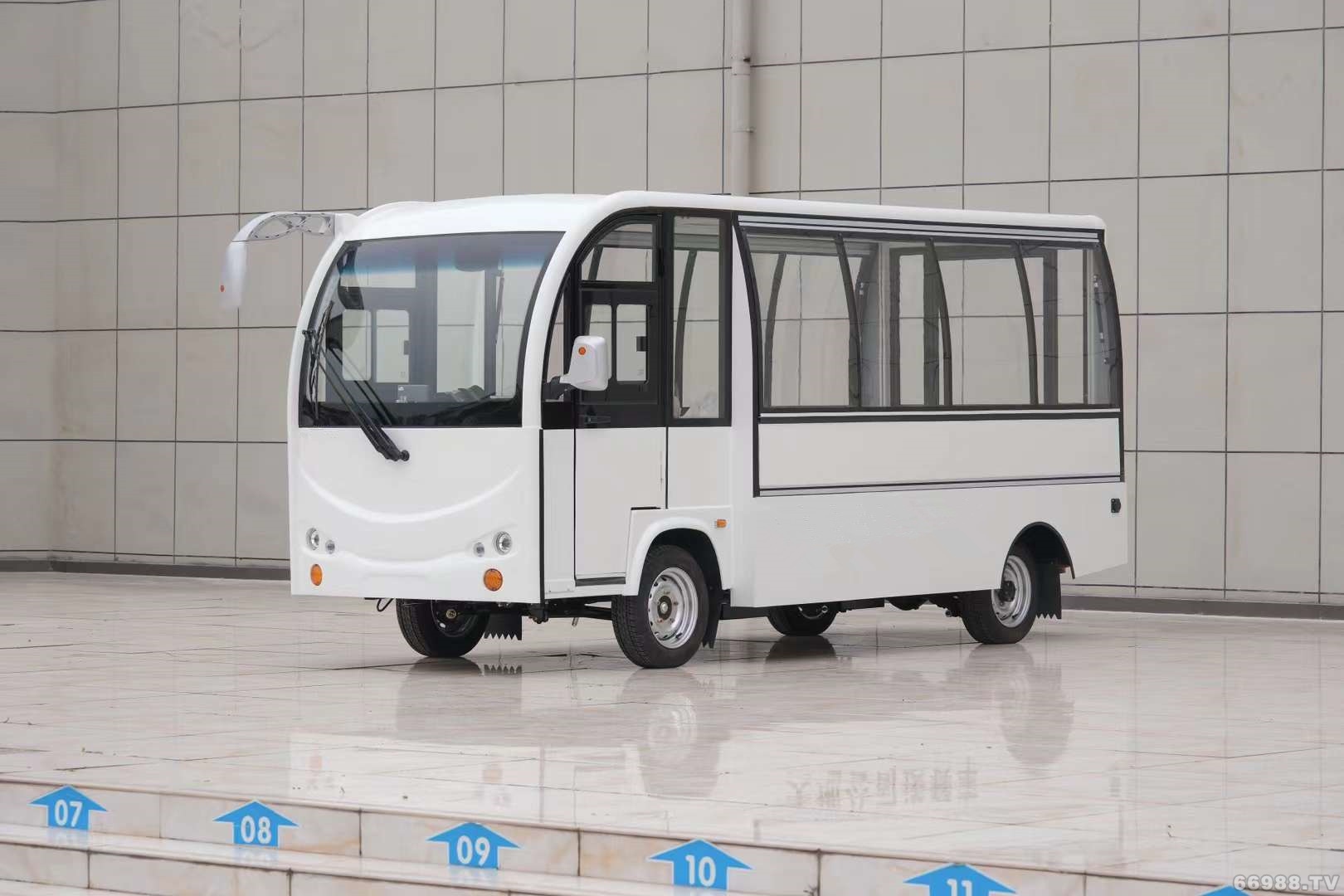 四輪場內(nèi)送餐車 保溫箱體小貨車 電動(dòng)送餐車